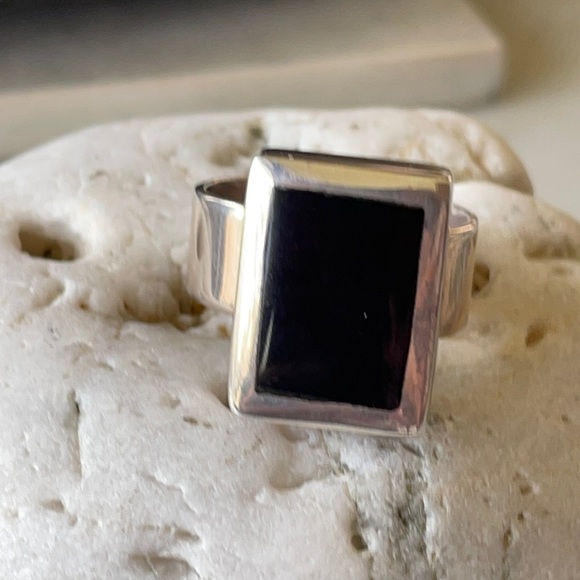 Vintage Christin Wolf Onyx Ring - Picture 2 of 13